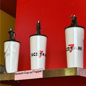 Scream 7 White Cup with Topper